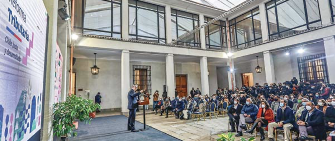 Pacto fiscal: Hacienda define siete prioridades a financiar, incluye la deuda histórica de los profesores, pero deja fuera el CAE