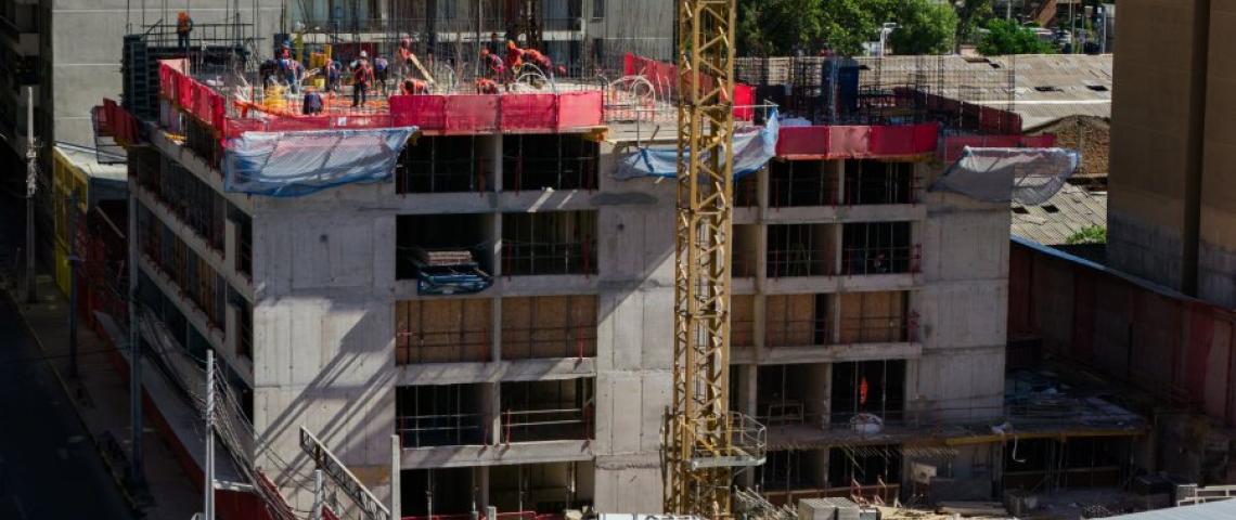 Presidente de la CChC advierte que exención del IVA no significará una rebaja del 19% en precio de viviendas nuevas