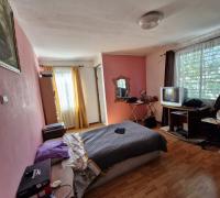 Primer dormitorio en segundo piso, es el principal, bien iluminado, baño en suite