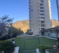 cancha de futbol y mucho espacio de áreas comunes, ideal para compartir en familia
