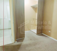 WALKING CLOSET