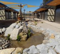 Estratñaégicamente ubicado en el camino a Viña del Mar y a la salida de la autipista del Aconcagua