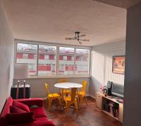 Se vende hermoso departamento, ubicado en la población Kennedy, Puerto Montt. consta de: tres dormitorios, un baño, living comedor, cocina y logia