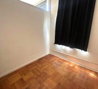 Habitación 2 con closet, dormitorio u oficina