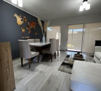 Amplia sala de estar comedor