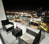 Hermosa vista nocturna de la ciudad