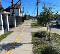 hermosa ciclovia pasa por el exterior del terreno