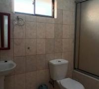 1 BAÑO CON DUCHA EN 2DO PISO