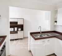 cocina y salida a la logia