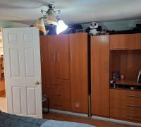 dormitorio con closet