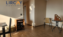 espacioso living comedor