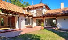 Fachada casa desde el jardín