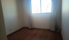 Recién pintado, con clóset integrado y excelente luz natural.