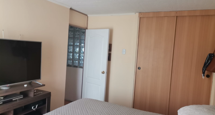 dormitorio remodelado con doble closet
