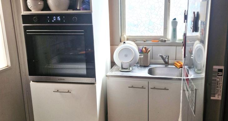 Cocina semi amoblada.