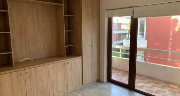 Living, piso flotante 