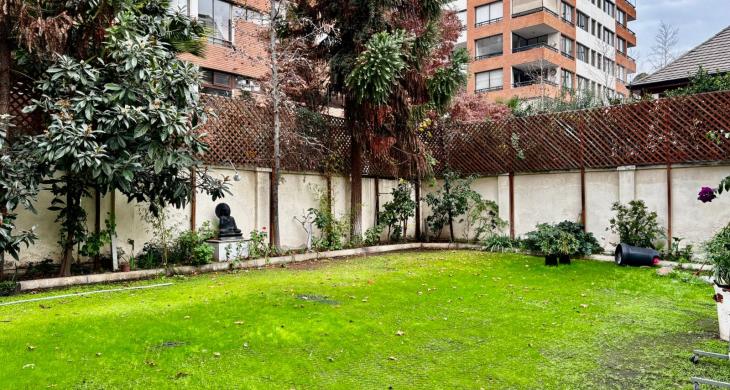 Amplio jardín
