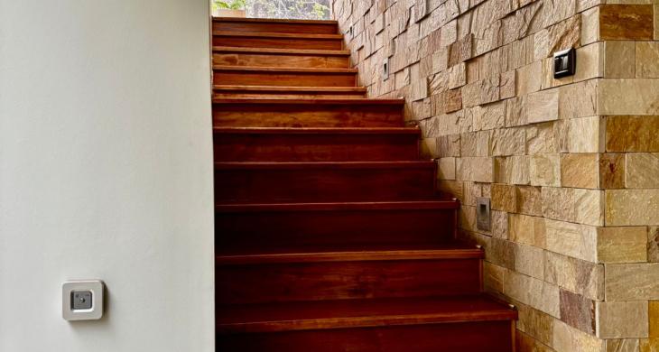Escalera a segundo piso