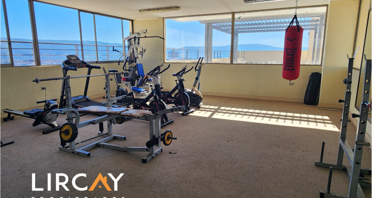 condominio con espacios comunes funcionales