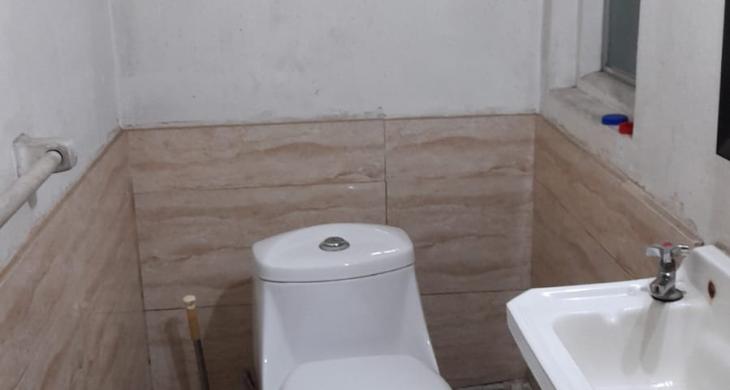 BAÑO DE SERVICIO