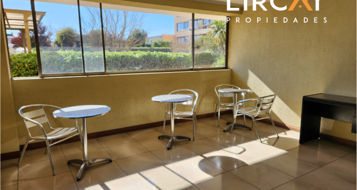 con sala de estudio