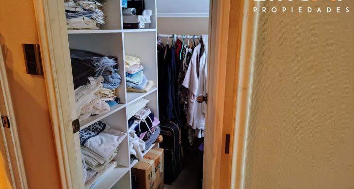 Walk in closet 