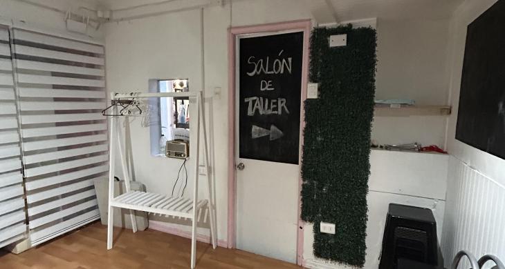 Interior del local que lo hace acogedor para actividades de belleza  o similares