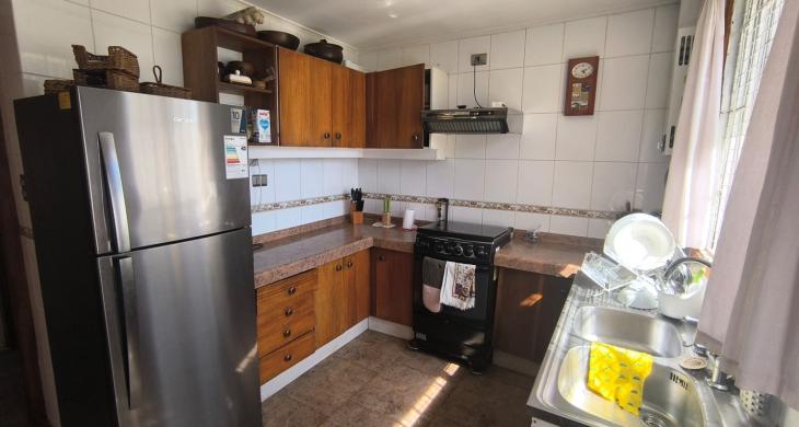 cocina amoblada y equipada