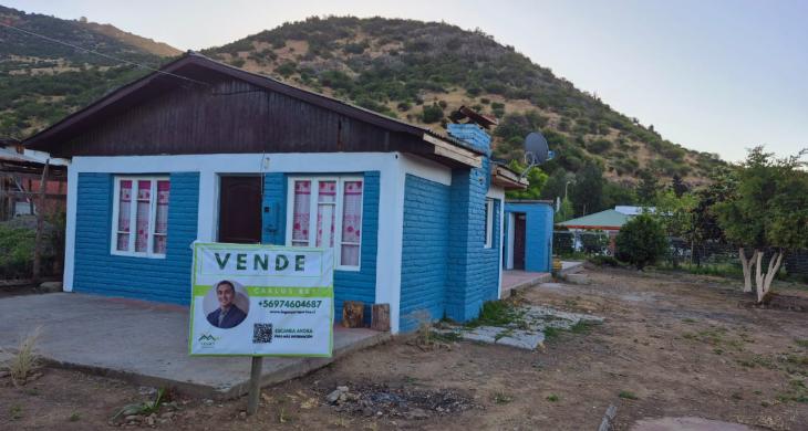 Frontis de la casa, material sólido