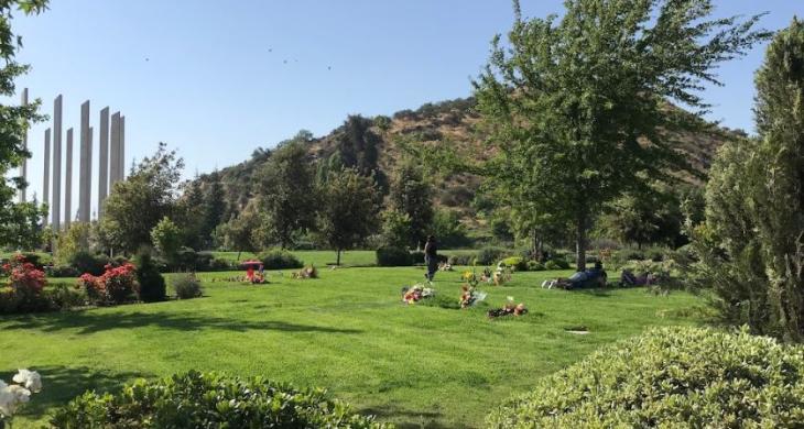 Interior a un costado del cerro