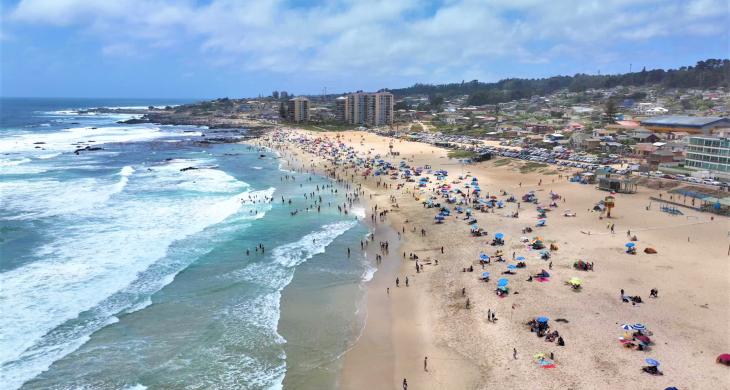 Hostal y cabañas frente a playa principal El Tabo 