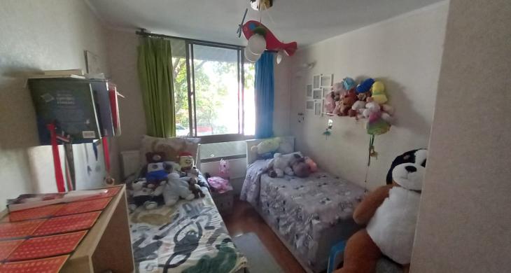 Habitación con baño en pasillo