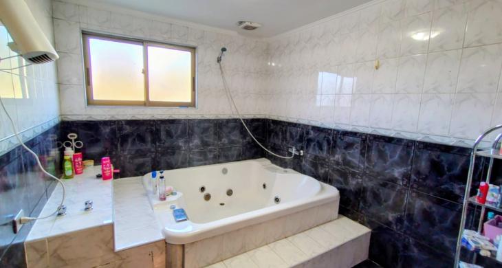 jacuzzi