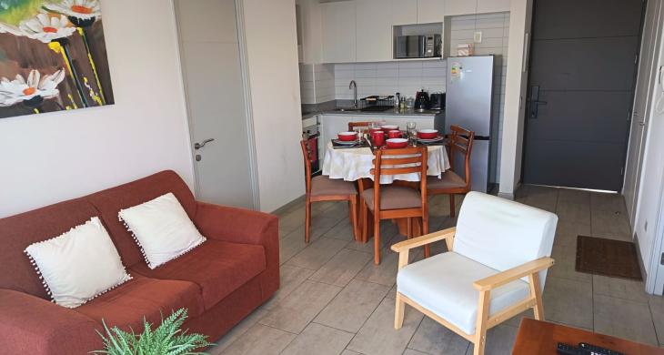 IMPECABLE LIVING COMEDOR PARA 4 PERSONAS