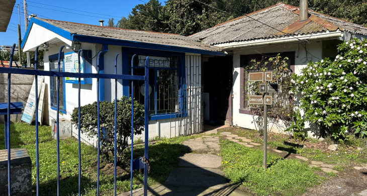 Vista de la primera vivienda que hay en el terreno