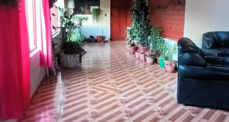 GRAN SALON DE QUINCHO, IDEAL PARA CELEBRACIONES Y REUNIONES FAMILIARES Y/O AMIGOS