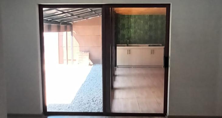 living comedor con salida a quincho gran espacio 
