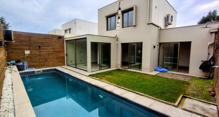 patio y piscina