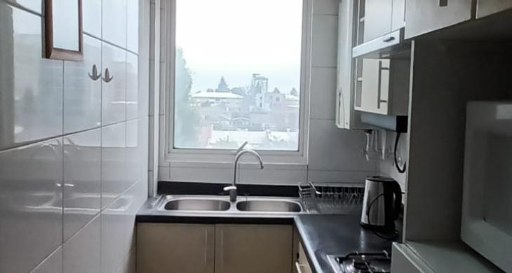 COCINA INDEPENDIENTE DE LIVING COMEDOR TOTALMENTE EQUIPADA