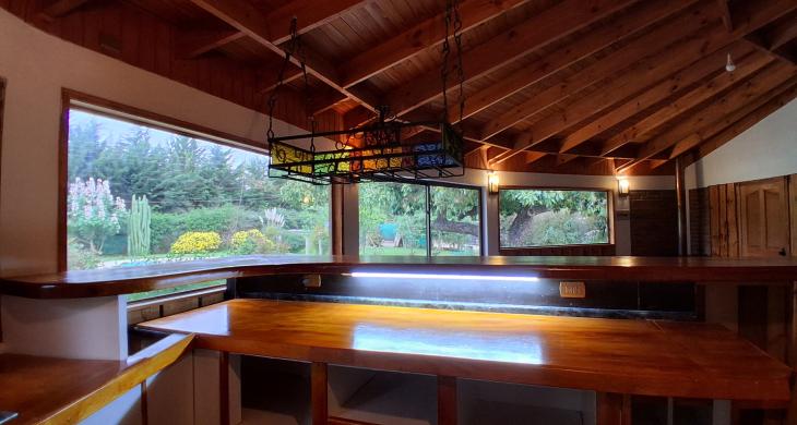 cocina con muebles 